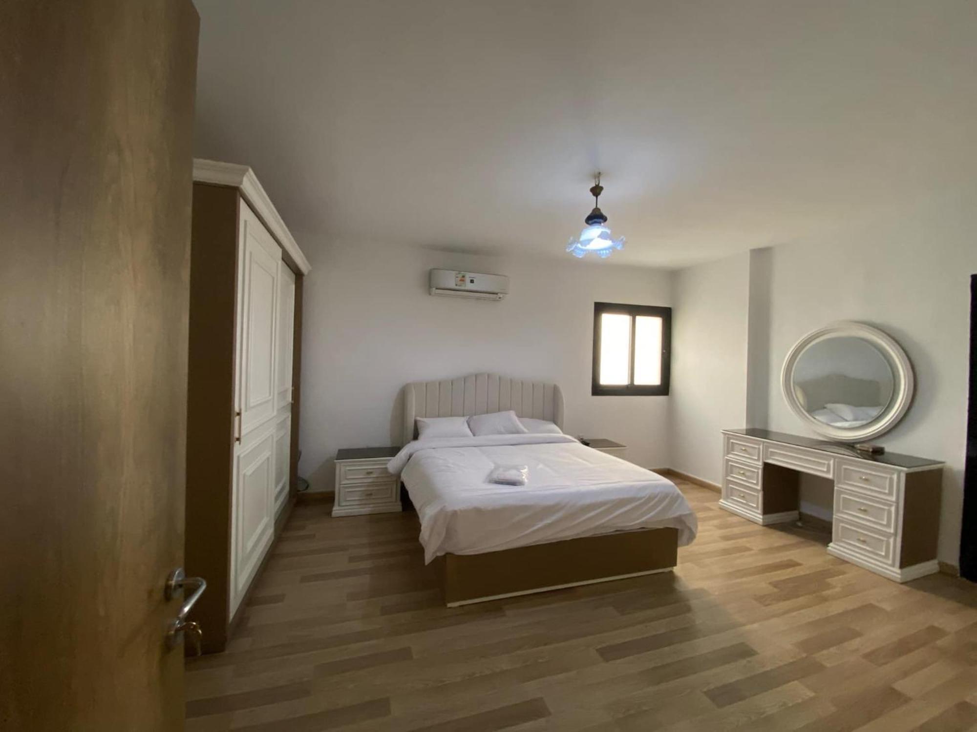 Newly Renovated 3100 Sqft In The Heart Of Nasr *